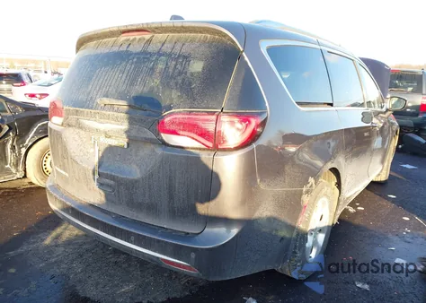 2017 Chrysler Pacifica Touring-L Plus из США, поврежденный, VIN 2C4RC1EG7HR555832